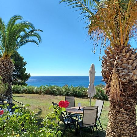 Nerissa Bungalow 2, Two Bedroom House With Sea View Spartià Buitenkant foto