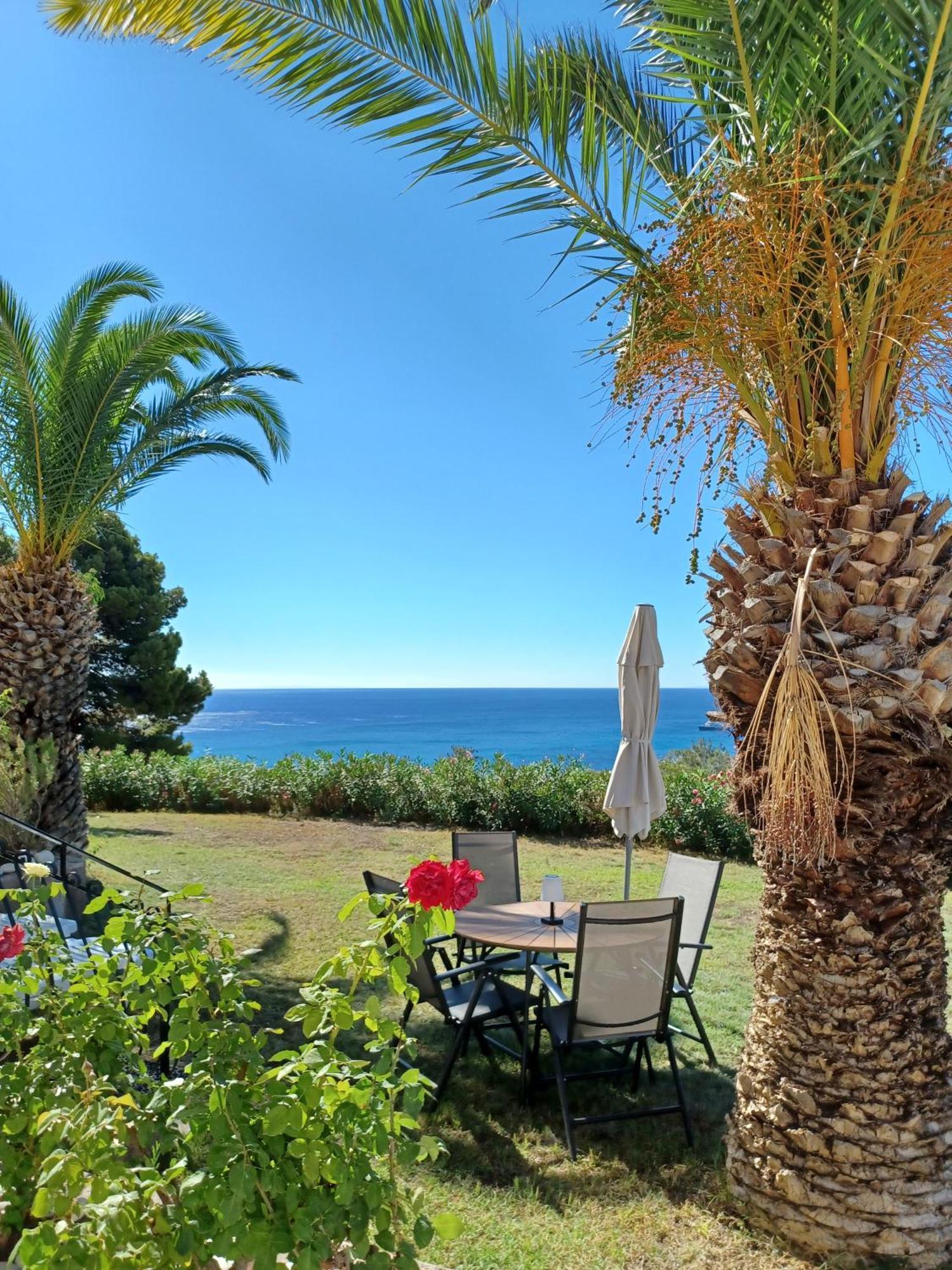 Nerissa Bungalow 2, Two Bedroom House With Sea View Spartià Buitenkant foto
