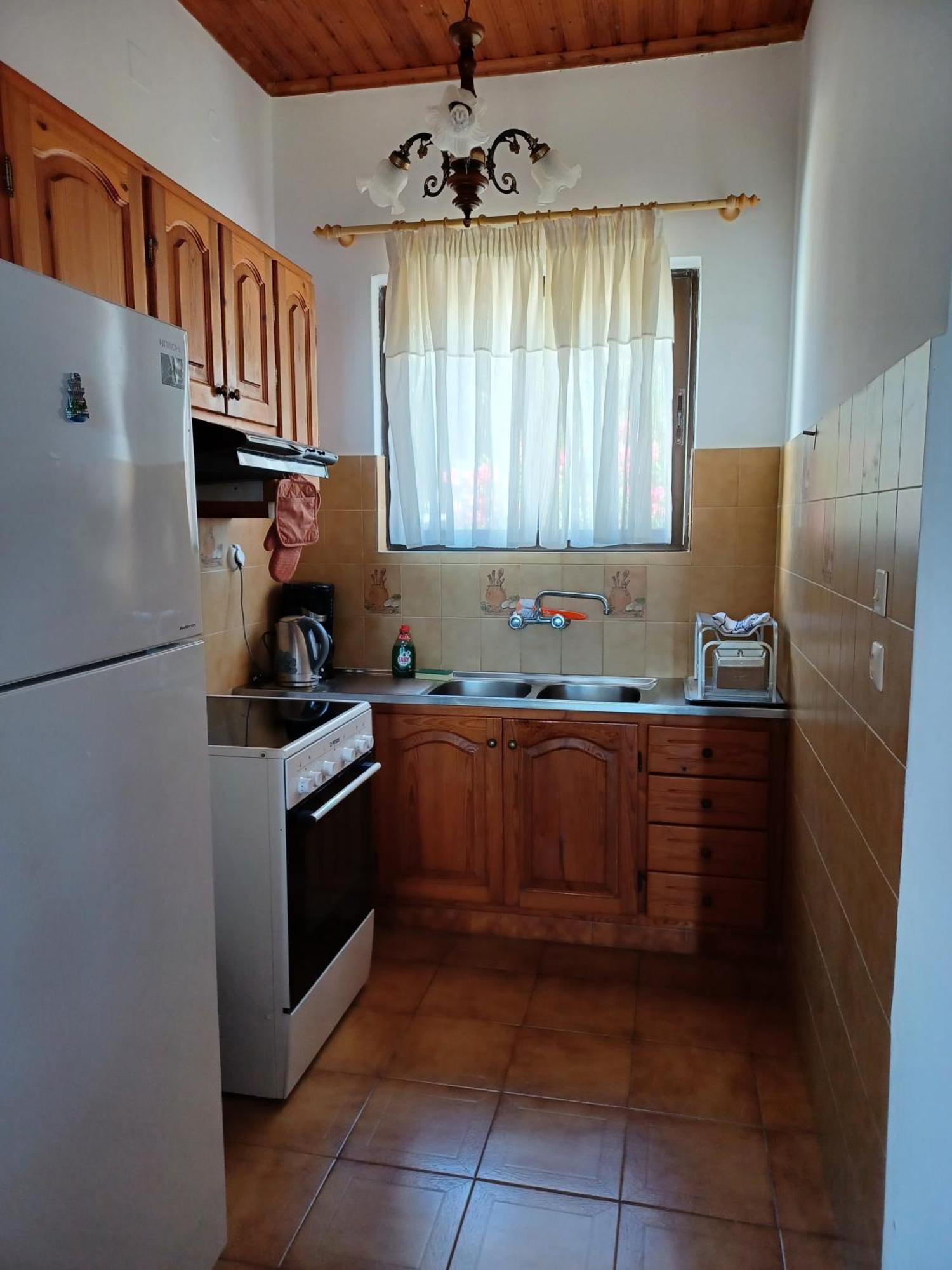 Nerissa Bungalow 2, Two Bedroom House With Sea View Spartià Buitenkant foto